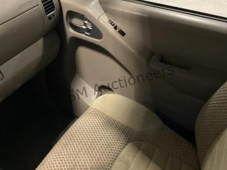 2015-nissan-frontier-image-21