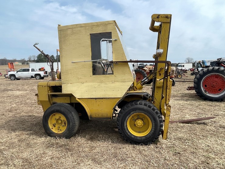 #173-•-otis-ut-50-gas-powered-rough-terrain-forklift-image-4