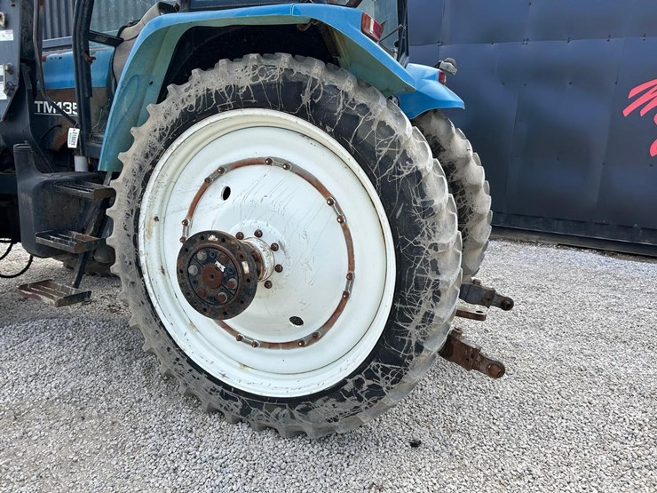 new-holland-tm135-image-17