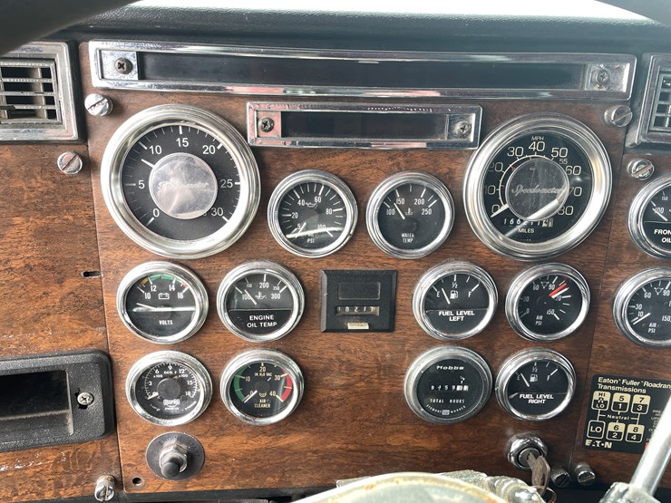 1989-peterbilt-379-image-98