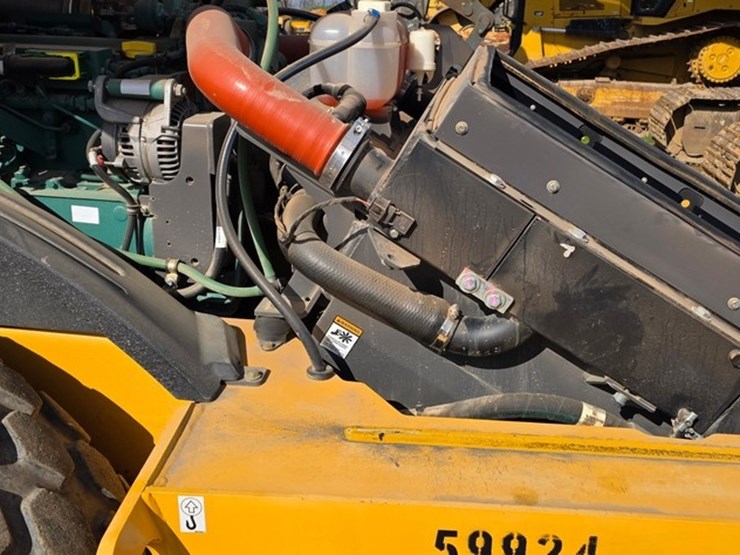 2018-volvo-sd115b-image-44