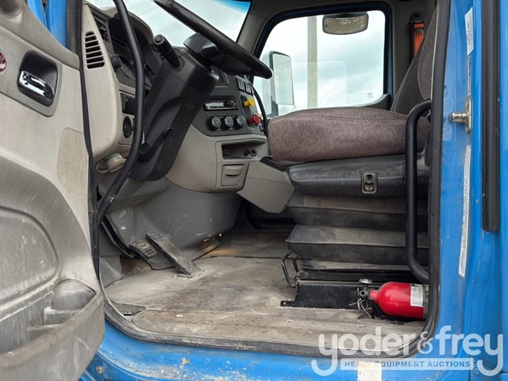 2018-peterbilt-579-image-55