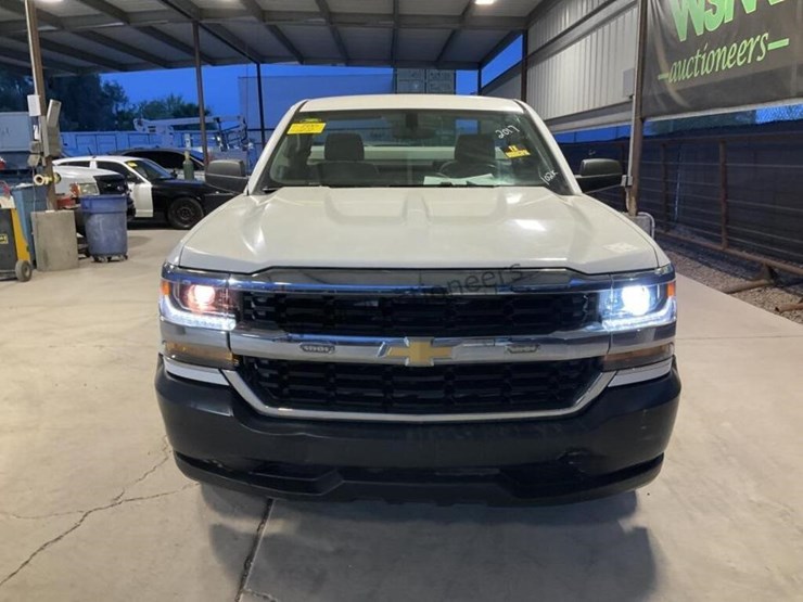 2017-chevrolet-silverado-1500-image-3