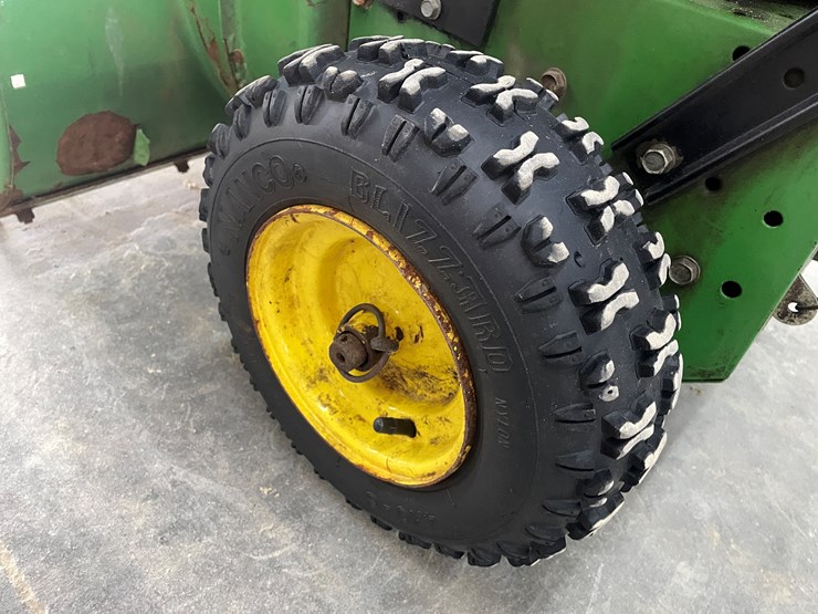 #3968-•-john-deere-trs24-snowblower-image-21