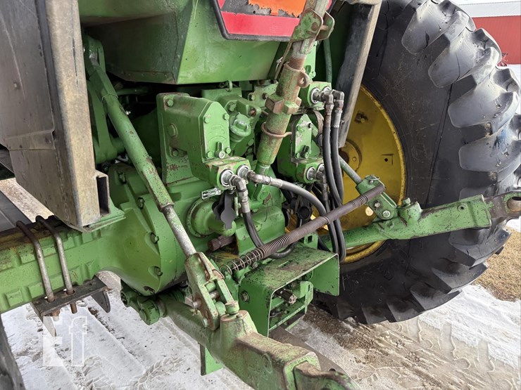 john-deere-4040-image-8
