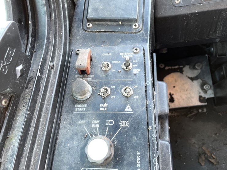 #167-•-2004-gillig-passenger-bus-(has-wi-title)-image-30