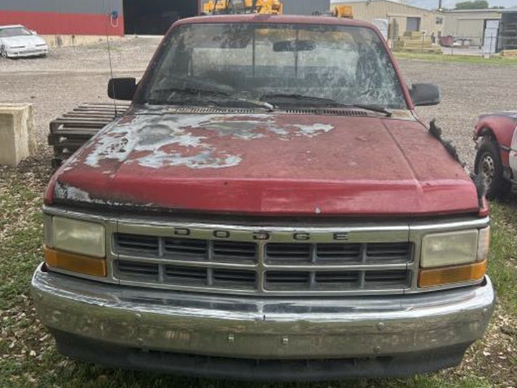 1993-dodge-dakota-image-2