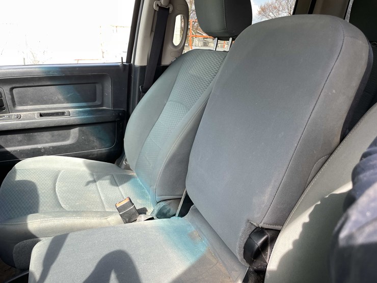 2015-dodge-2500-image-90