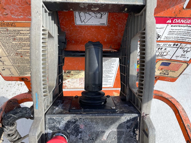 2007-jlg-1930es-image-25