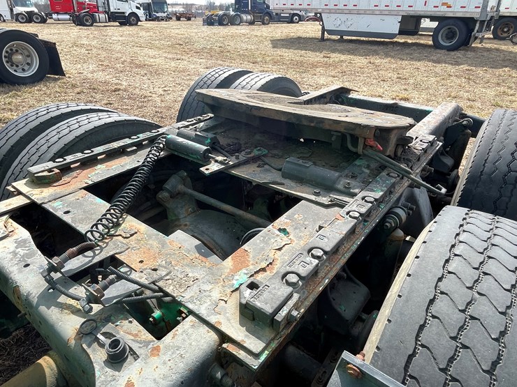 2002-caterpillar-c15-image-24