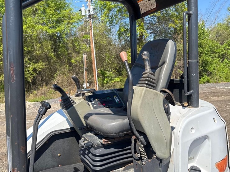 2012-bobcat-e50-image-21