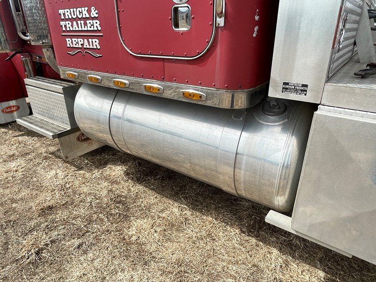 1987-peterbilt-379-image-15