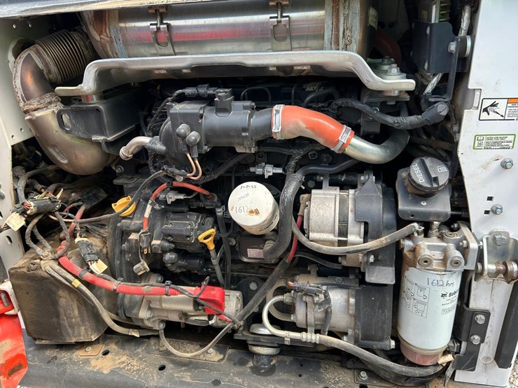 2022-bobcat-t770-image-15