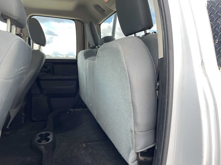 2017-dodge-1500-image-40