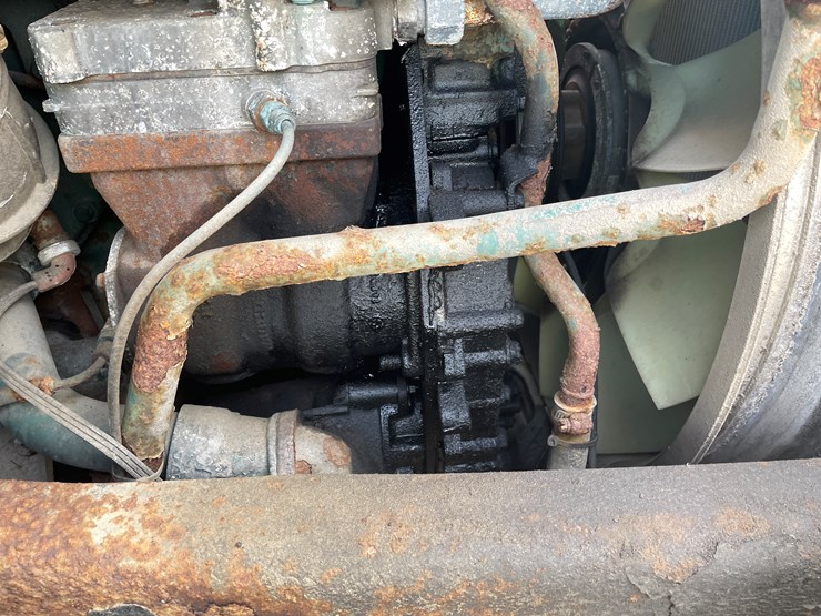 #123-•-2006-volvo-day-cab-semi-tractor-(has-wi-title)-image-75