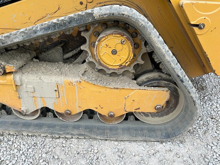 2017-caterpillar-259d-image-19