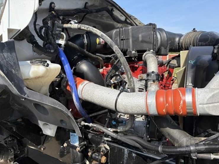 2015-ford-f750-xlt-image-11