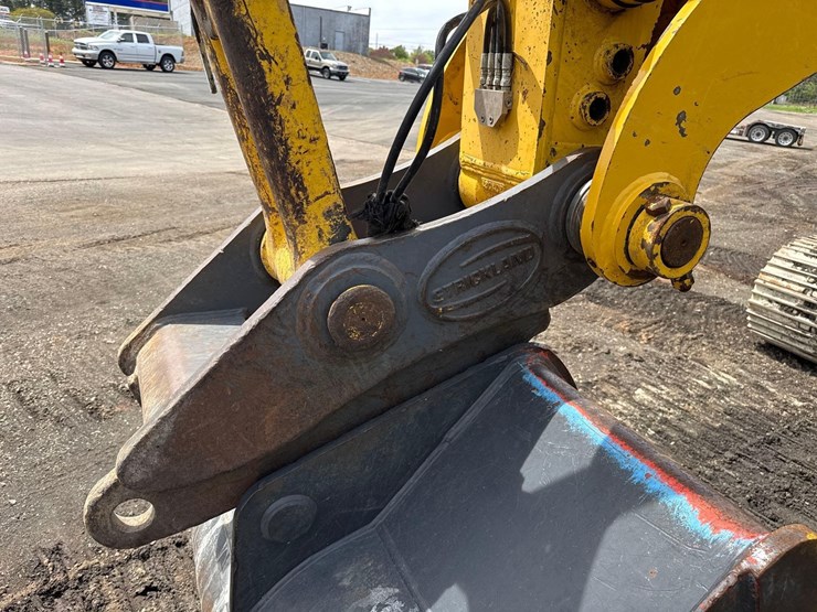 2021-komatsu-pc210-lc-11-image-9