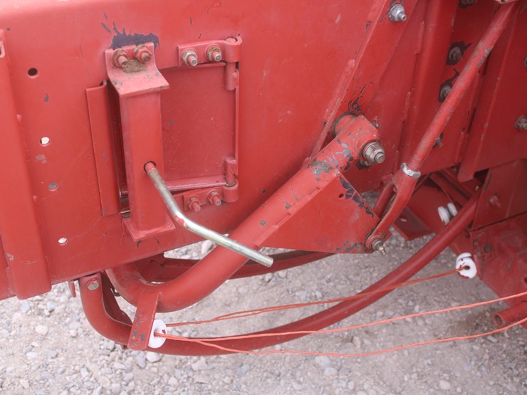 new-holland-580-image-55