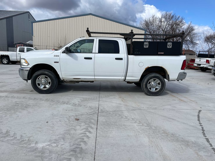 2015-dodge-2500-image-8