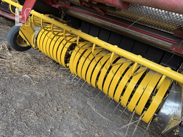 new-holland-664-image-11