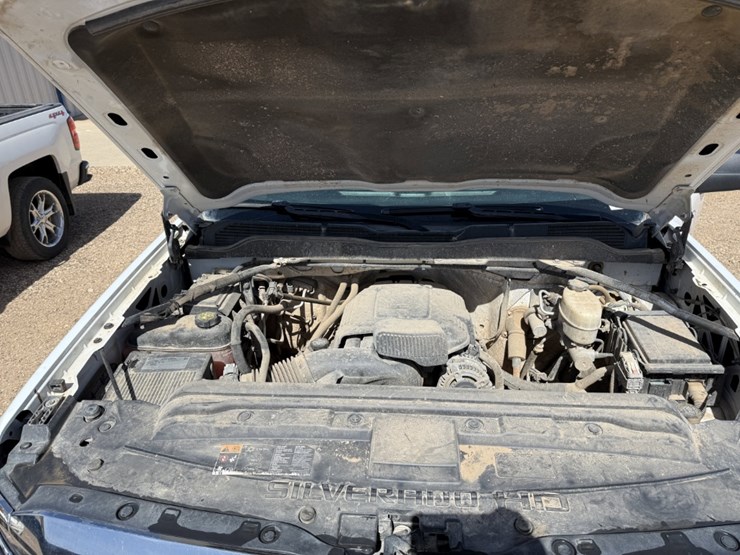 2015-chevrolet-silverado-2500hd-image-4