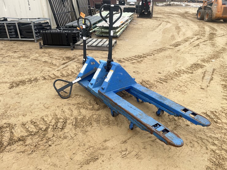 #3919-•-(3)-lift-rite-5,500-lbs.-pallet-jacks-image-3