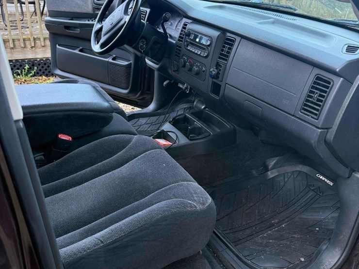 2004-dodge-dakota-image-13