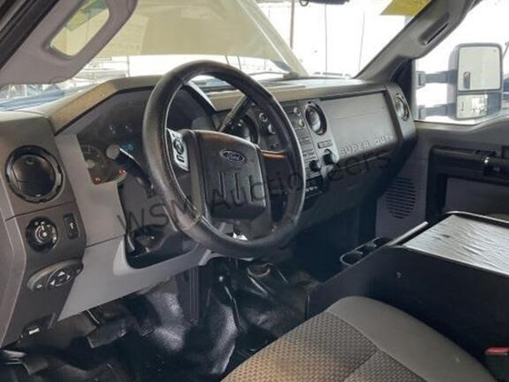 2016-ford-f550-image-24