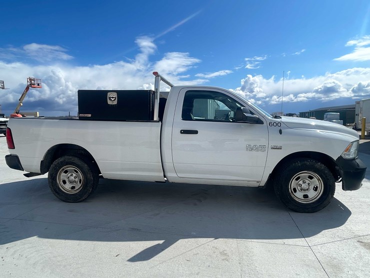 2015-dodge-1500-image-4