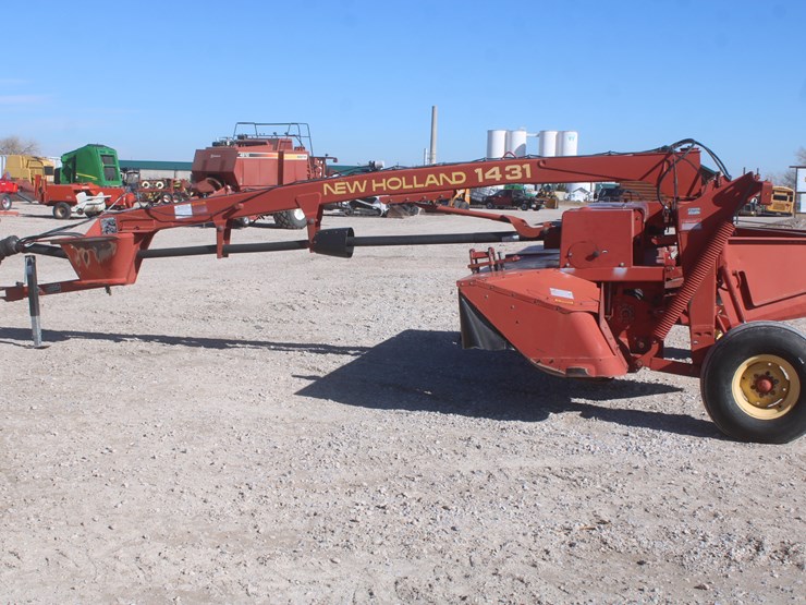 new-holland-1431-image-9