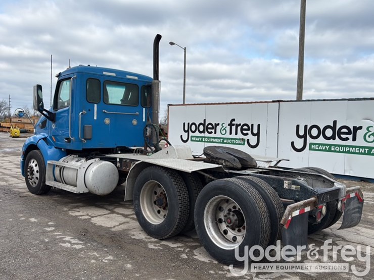 2018-peterbilt-579-image-64