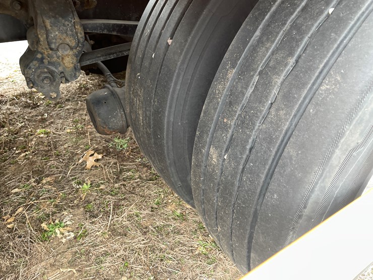 #110-•-2014-volvo-car-hauler-semi-and-trailer-(has-wi-title)-image-57