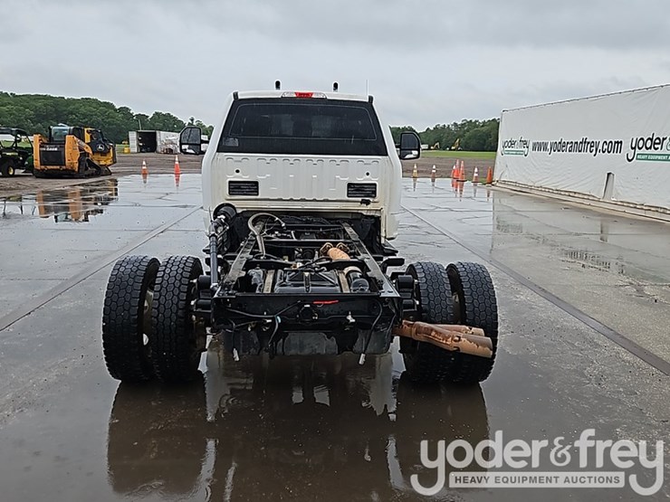 2018-ford-f550-xl-image-12