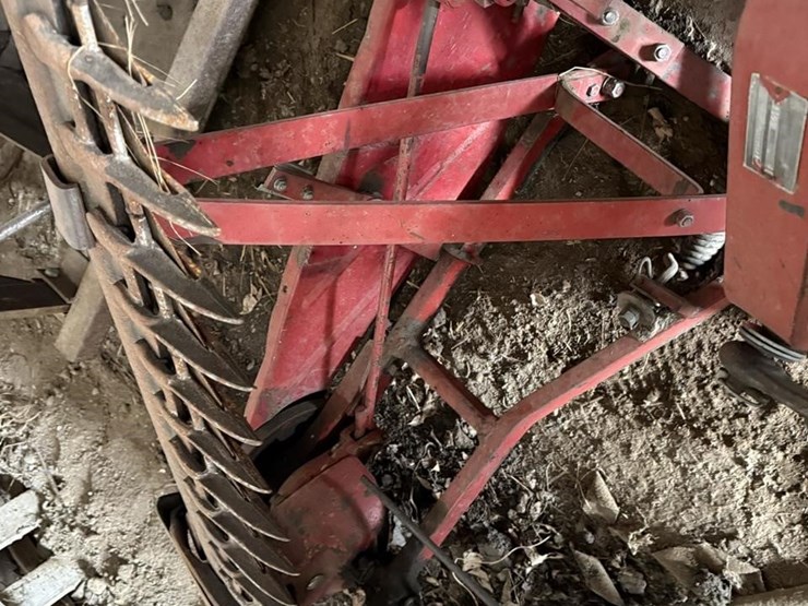 international-1300-image-7