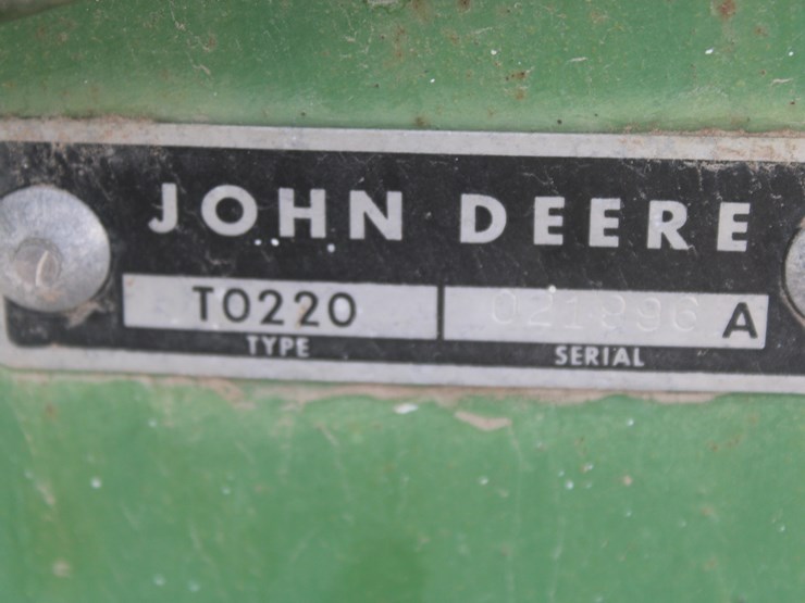 john-deere-220-image-43