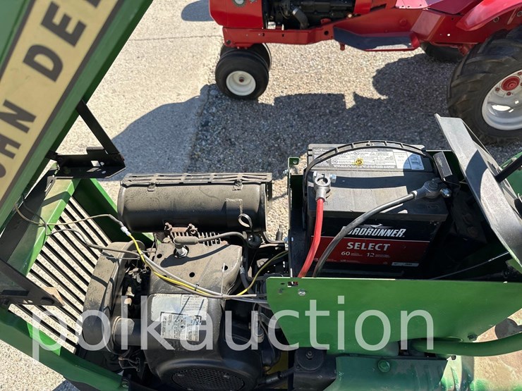 john-deere-208-image-9