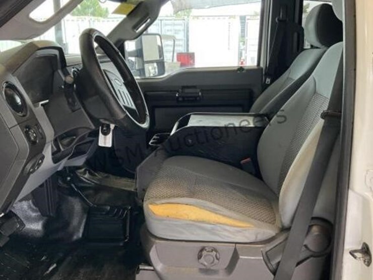 2016-ford-f550-image-23