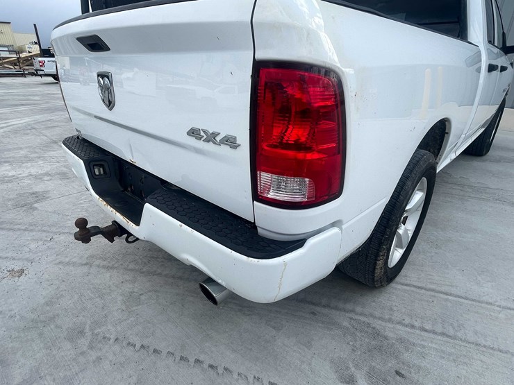 2017-dodge-1500-image-18