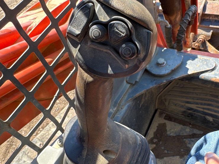 2017-kubota-svl75-2-image-18