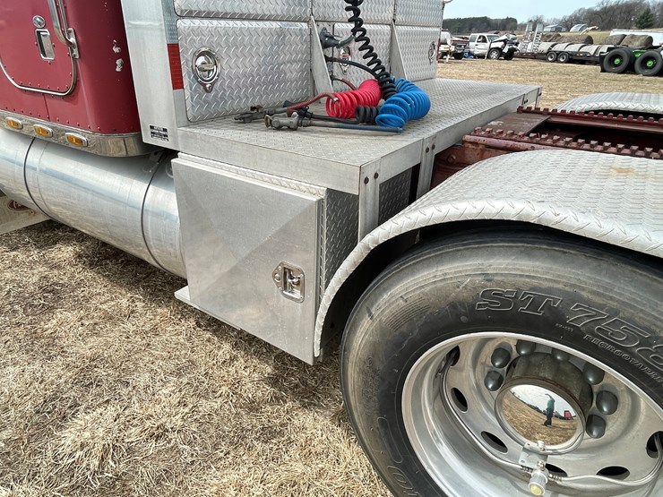 1987-peterbilt-379-image-17