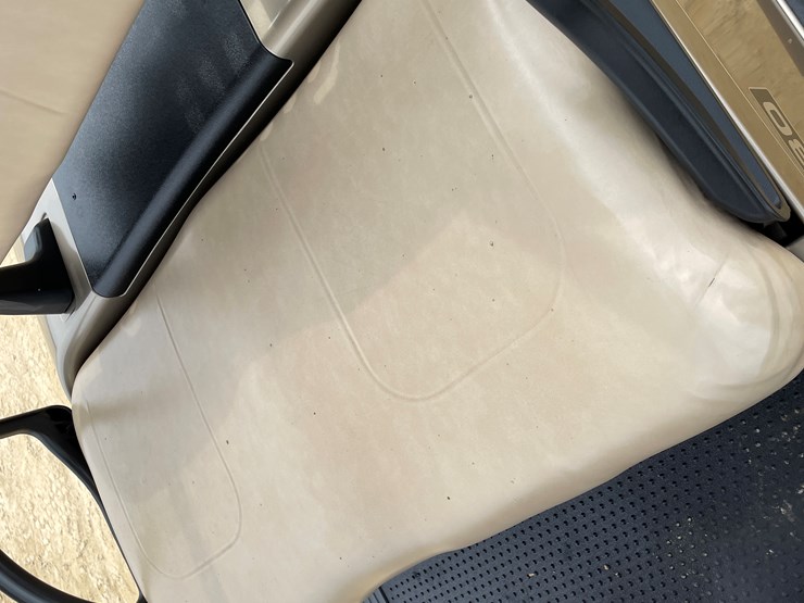 #606-•-ez-go-rxv-30-electric-golf-cart-image-17