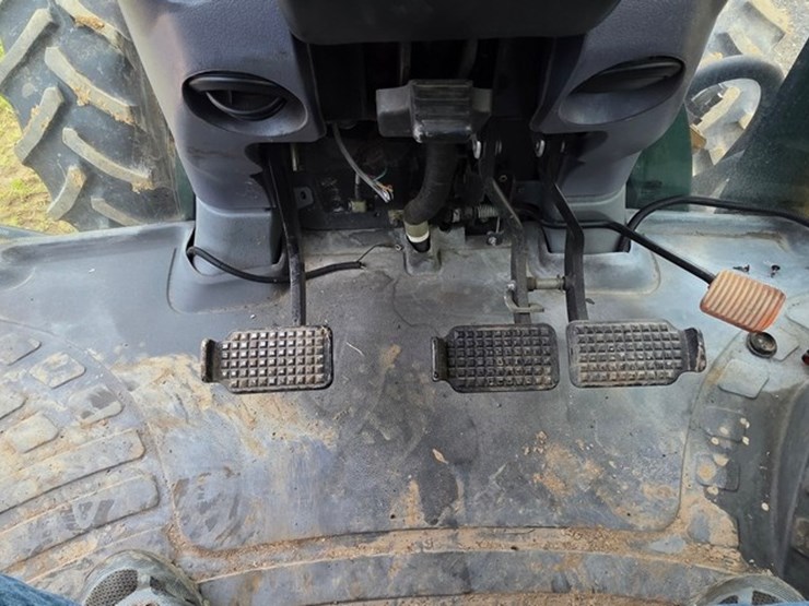 2006-new-holland-ts135a-image-64