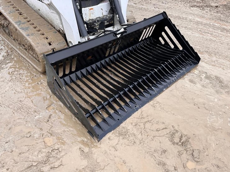 wildcat-68"-smooth-edge-skid-steer-skeleton-bucket-image-2