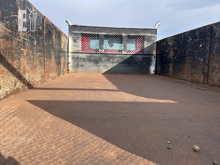 2002-international-4700-image-17