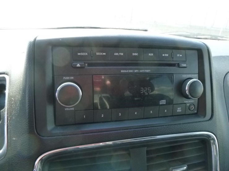 2014-dodge-grand-caravan-image-18