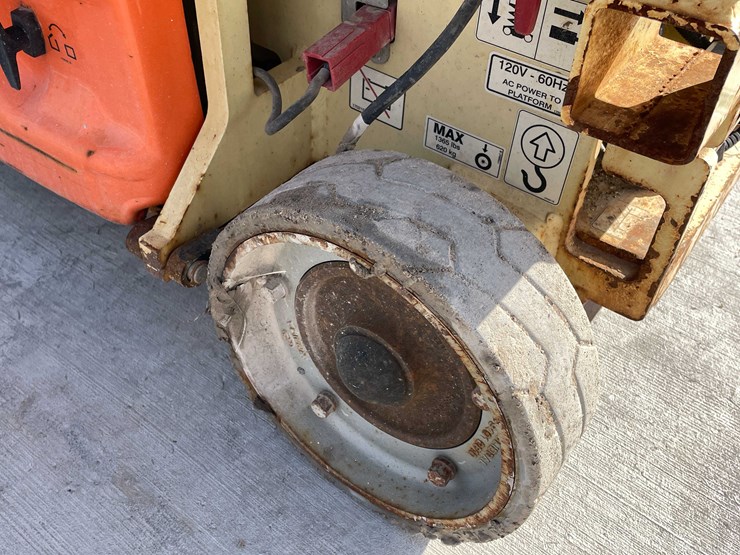 2014-jlg-1930es-image-17