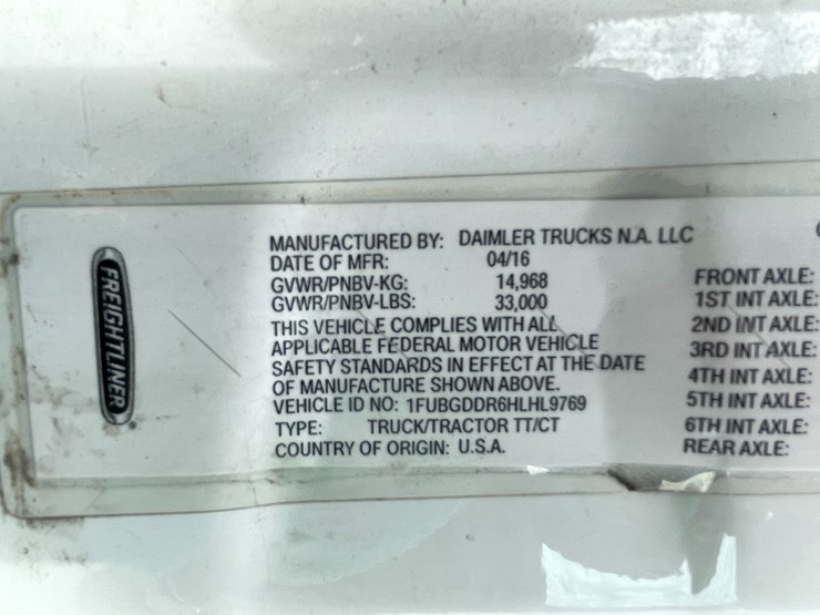 #113-•-2017-freightliner-single-axle-day-cab-semi-tractor-(has-wi-title)-image-70