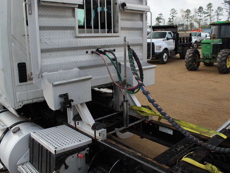 2012-international-prostar-image-5