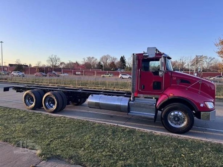 2014-kenworth-t470-image-2